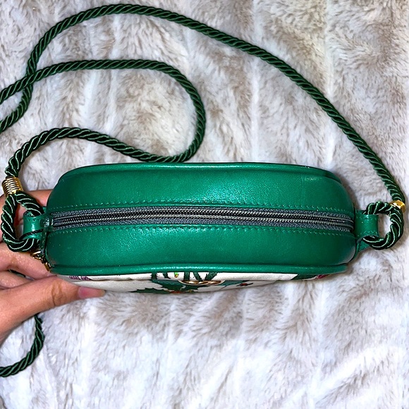 Preloved gucci floral crossbody pouch 💚 - Picture 3 of 7